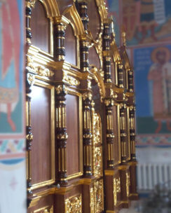 иконостас деревянный с позолотой